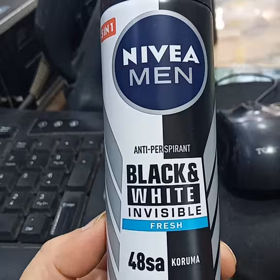 اسپری نیوا مردانه ضدتعریق سیاه سفید نامرئی48 ساعته