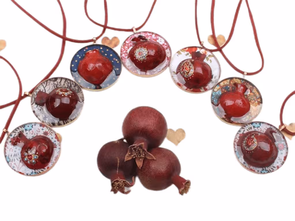 گردنبند رولباسی انار و مدال