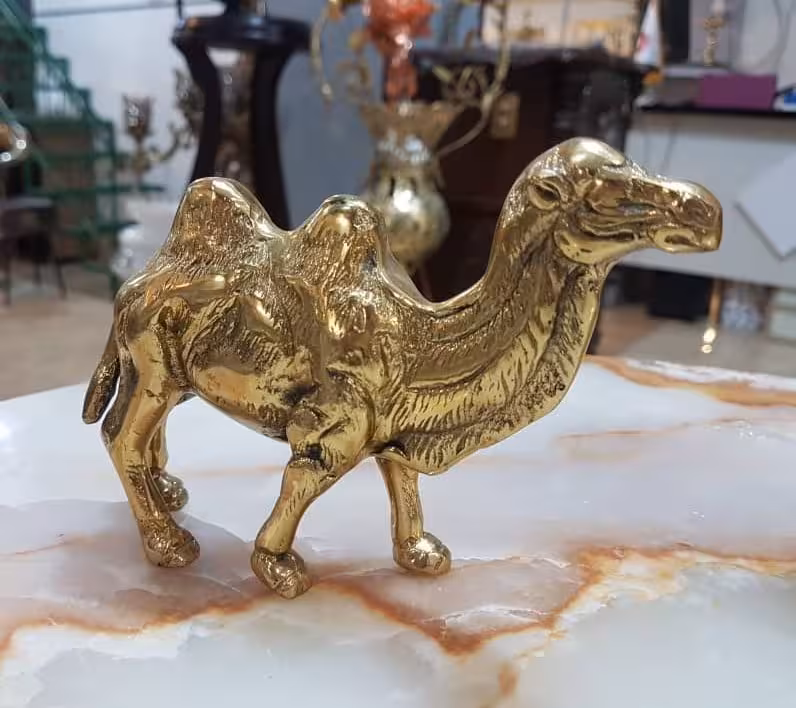 مجسمه شتر ایستاد برنجی