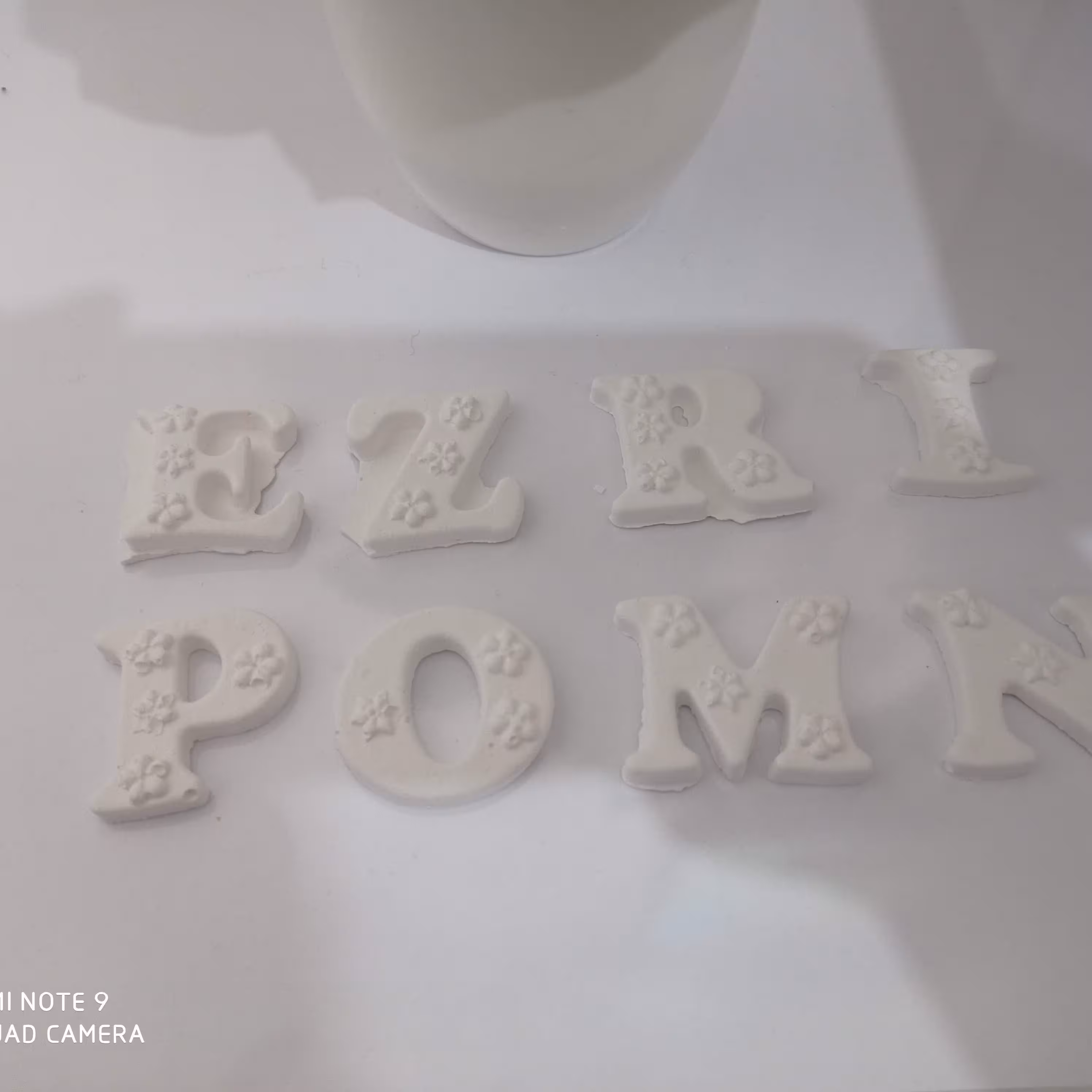 حروف خام گلدار