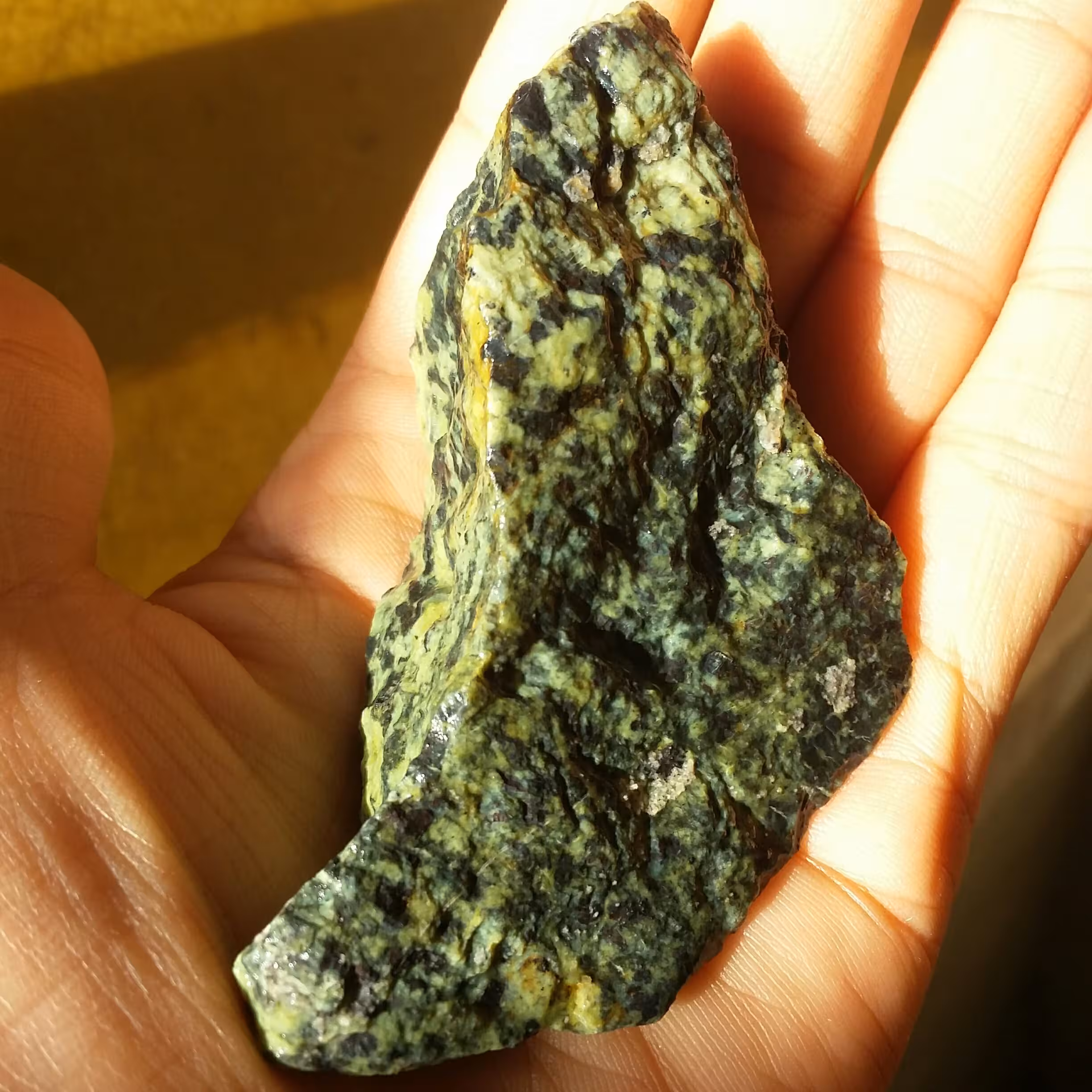 سنگ راف 100 در 100 طبیعی مار سنگ شاهکاار خلقت محششر
خاص با قابلیت ساخت چند نگین محشر و زیبااا