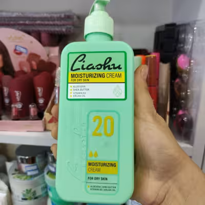 کرم مرطوب کننده قوی مناسب پوستهای خشک و حساس