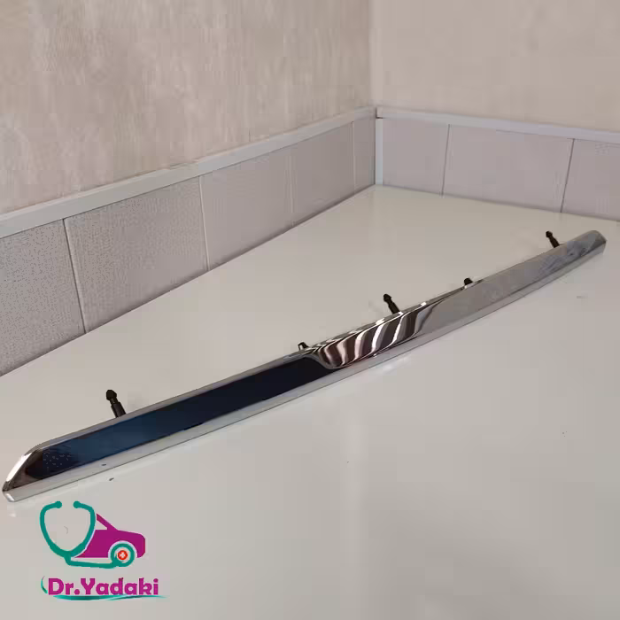 دستگیره درب صندوق عقب دنا پلاس (کاپوت عقب) کرومی با جای دوربین شرکتی ایساکو اصل 1331002499