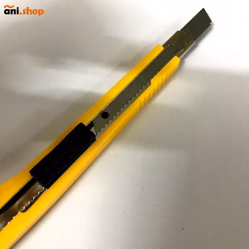 کاتر کوچک برند شینوای همراه با یدک 10تیغه ای ez-70