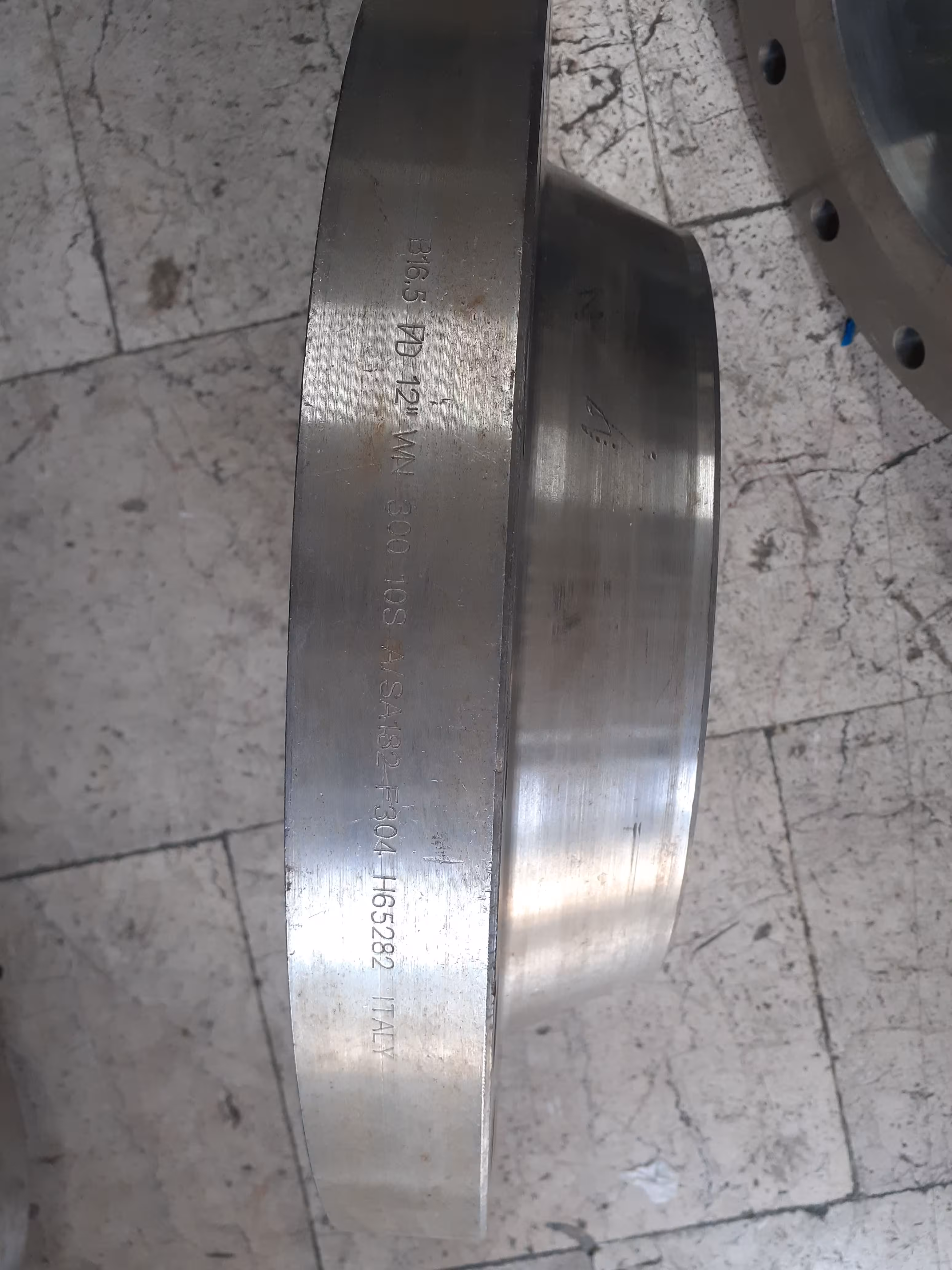 فلنج گلودار "12 ریس فیس کلاس 300 رده 10   B16  از جنس  A182/F304