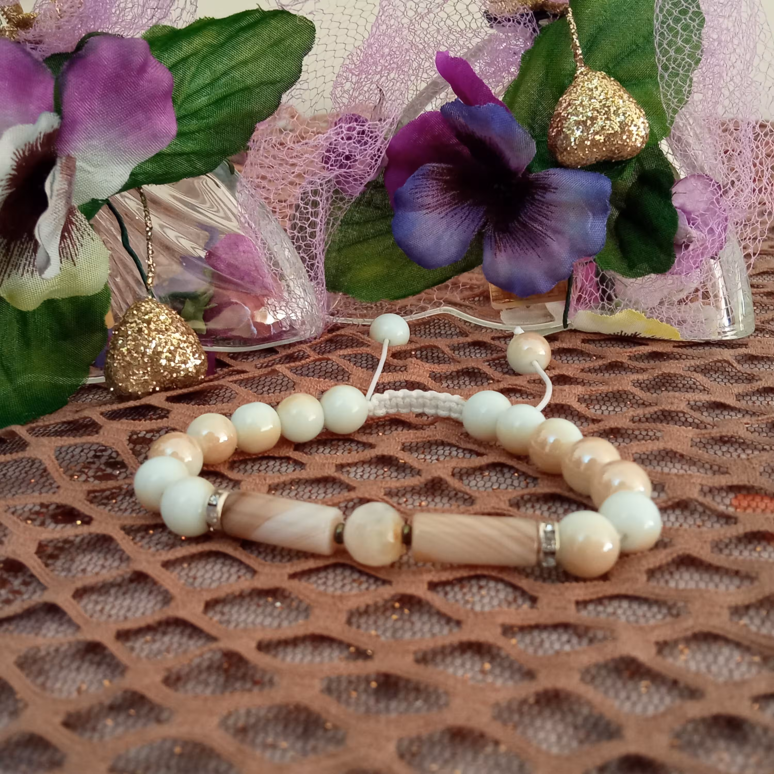 دستبند عقیق سلیمانی و مروارید سنگی رنگی