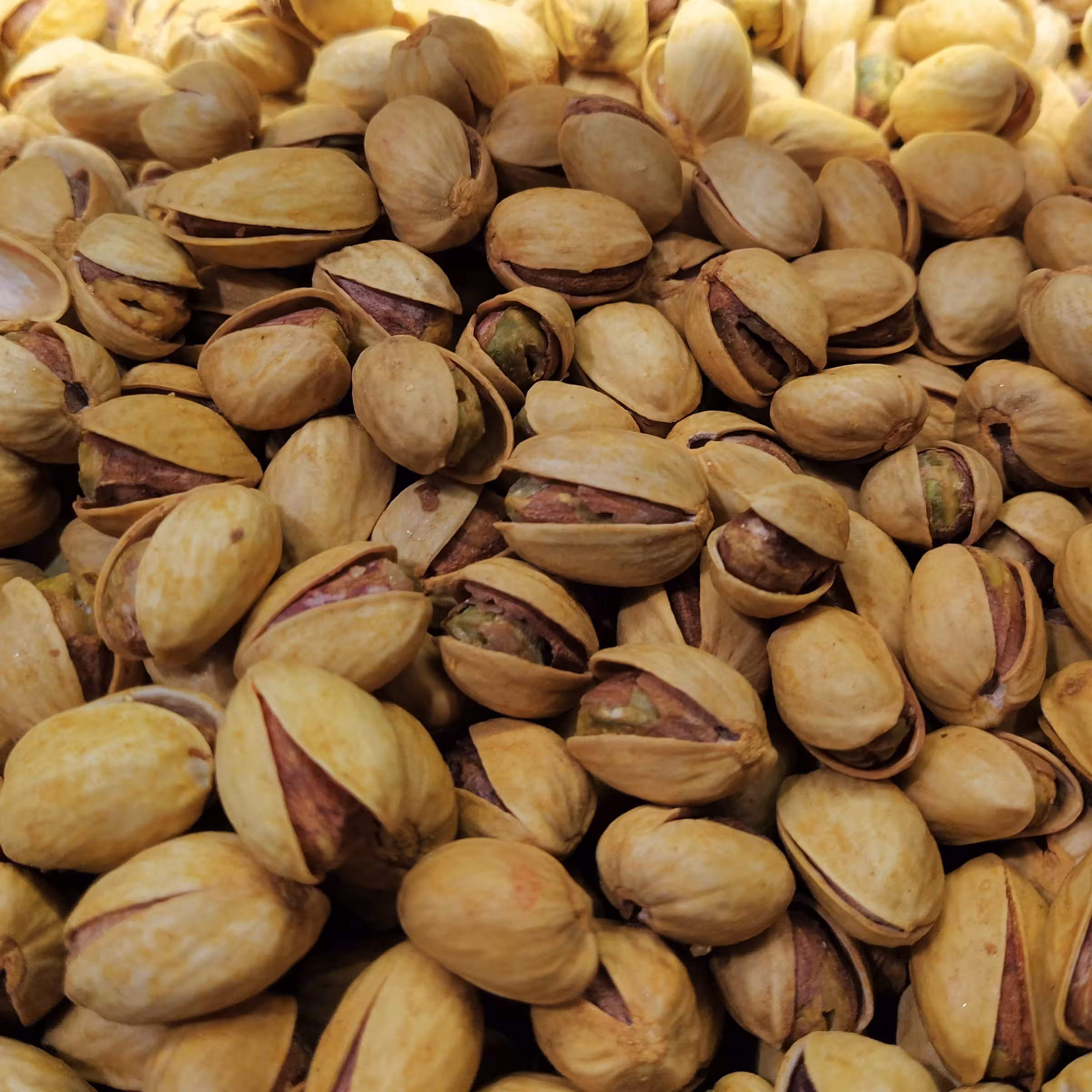 پسته فندقی شور زعفرانی (250 گرمی)