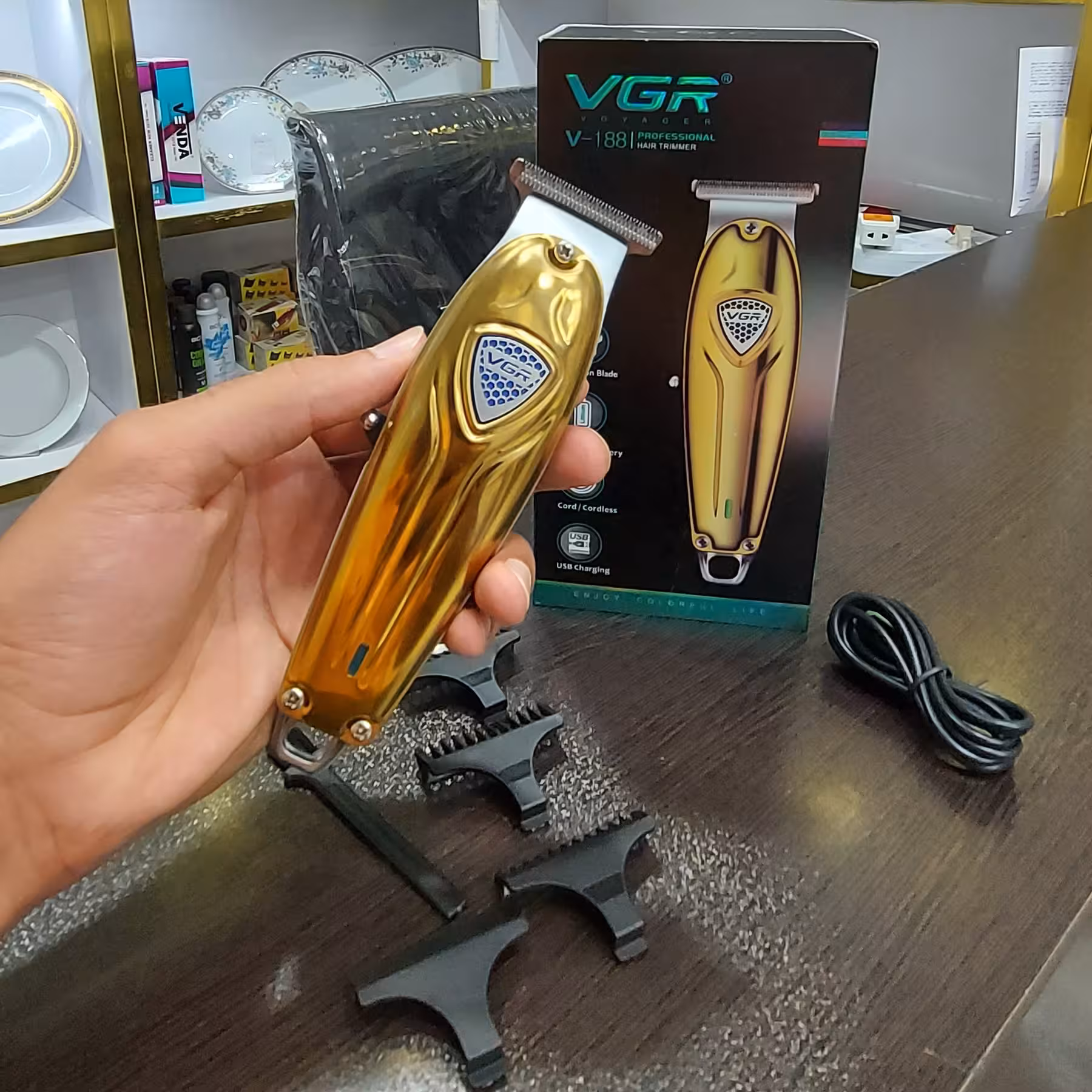 ماشین اصلاح موی سر و صورت وی جی ار مدل 188

