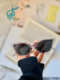 خرید عینک زنانه برند CHANEL شنل طوسی دارای استاندارد UV400 فرم کائوچو همراه کاور و دستمال کد 2415353 - ردگل
