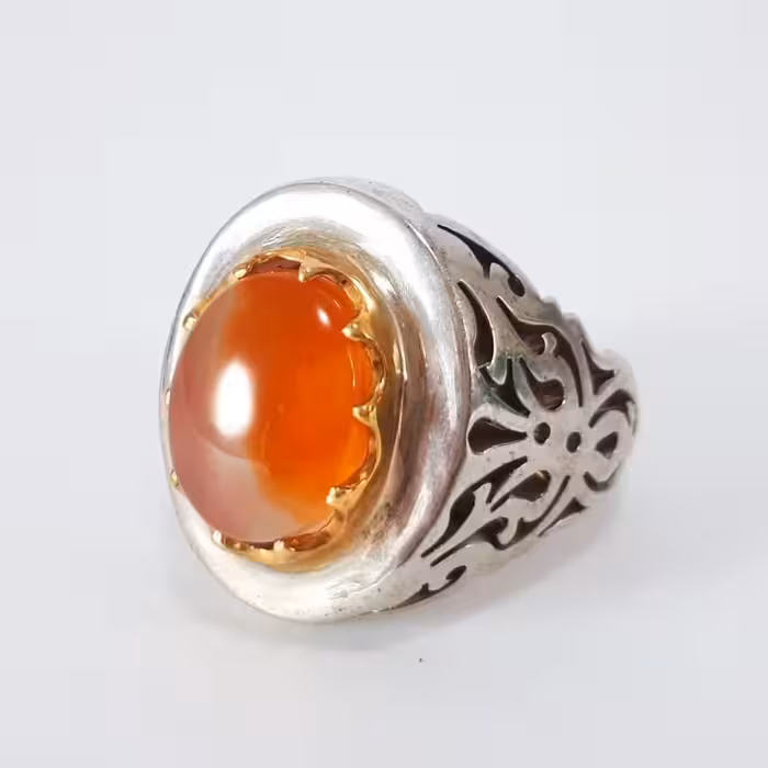 انگشتر دستساز سربرنجی عقیق دو رنگ و زیبای یمنی کد Y 889