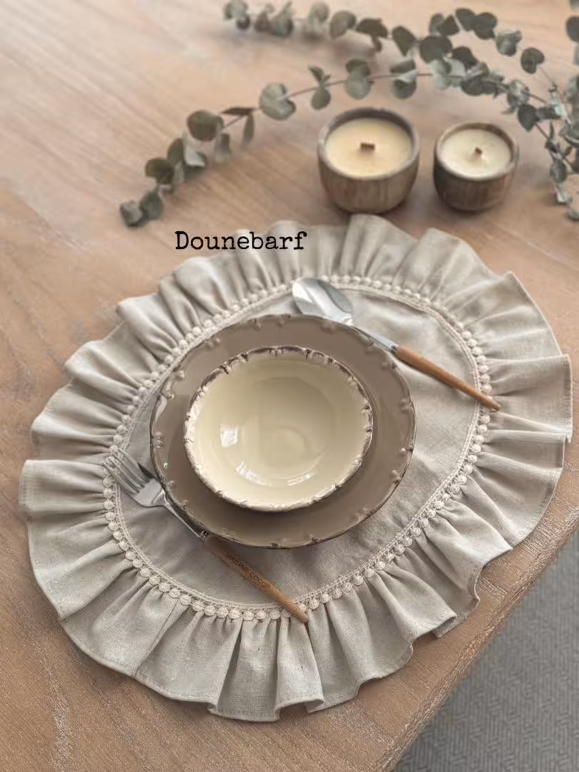 زیر بشقابی بیضی عدسی دار