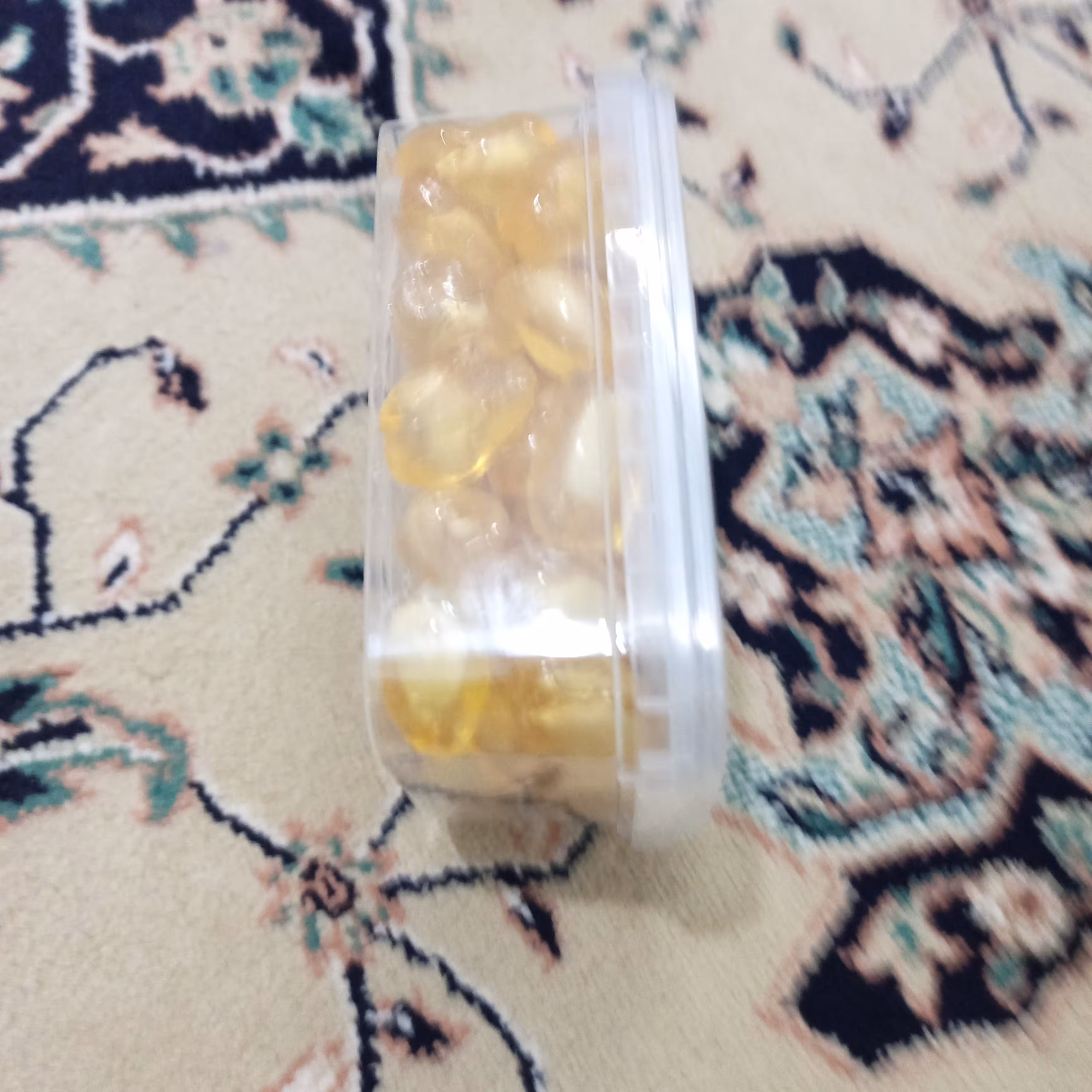 شیرینی آبنیات بادام جعبه پلاستیکی