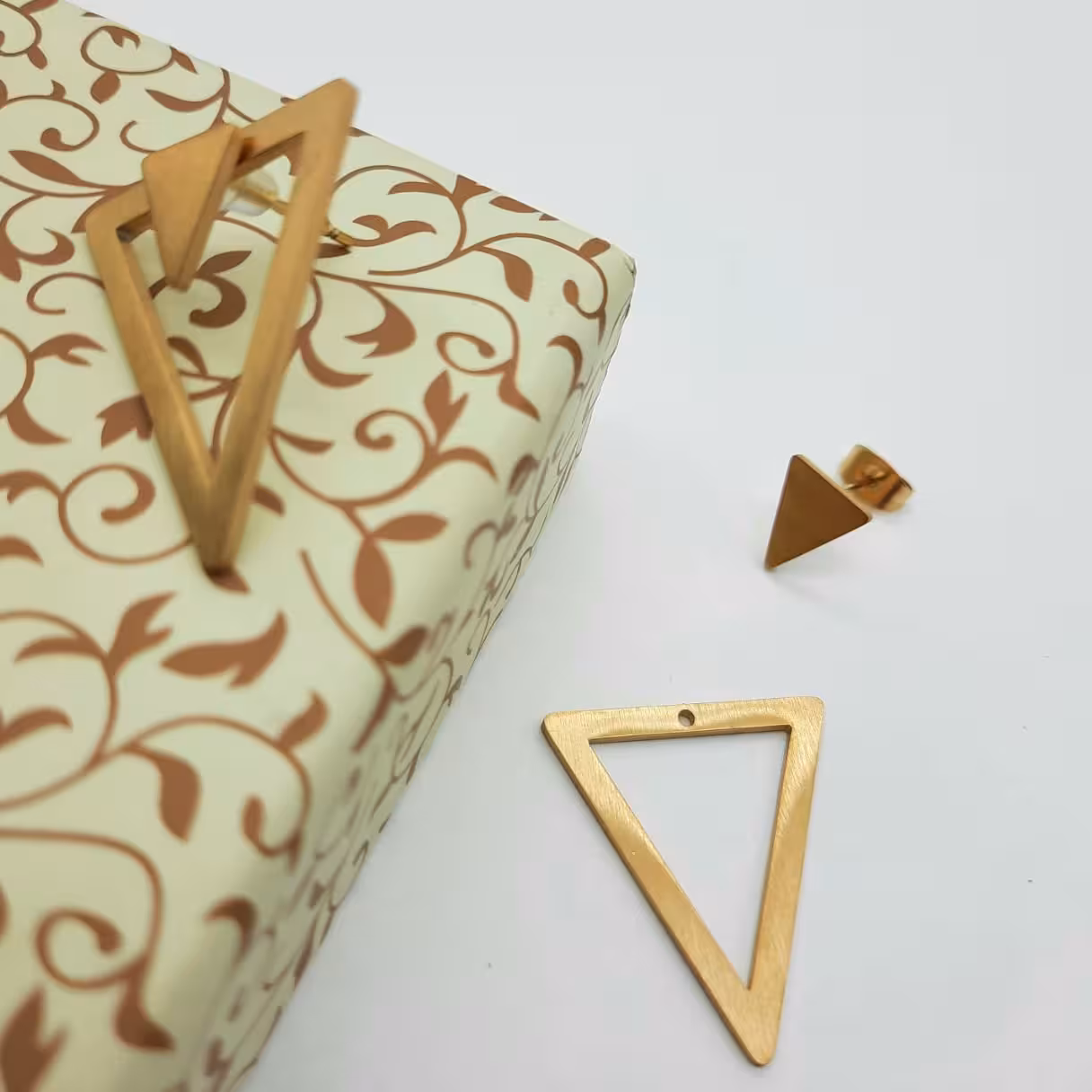 گوشواره هندسی مثلث