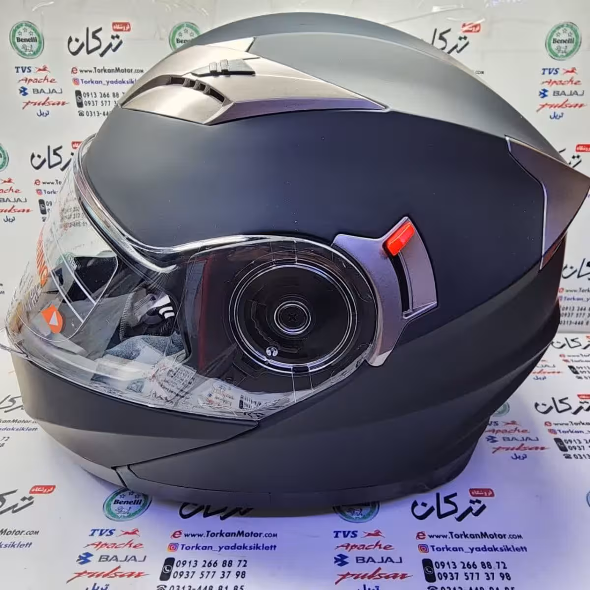 کلاه کاسکت ایمنی فک متحرک عینک دار خارجی مارک ردلاین مشکی مات کد 935