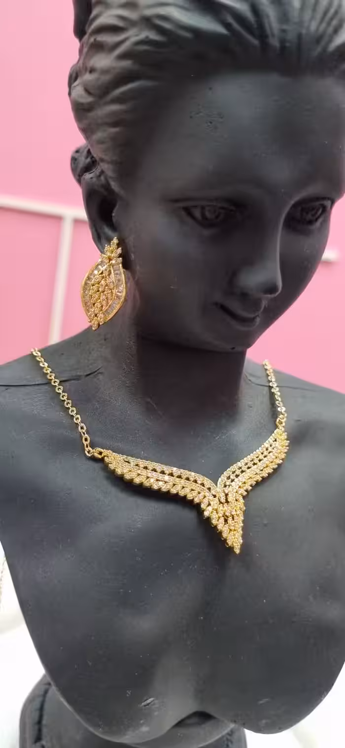 نیم ست گردنبند و گوشواره جواهری