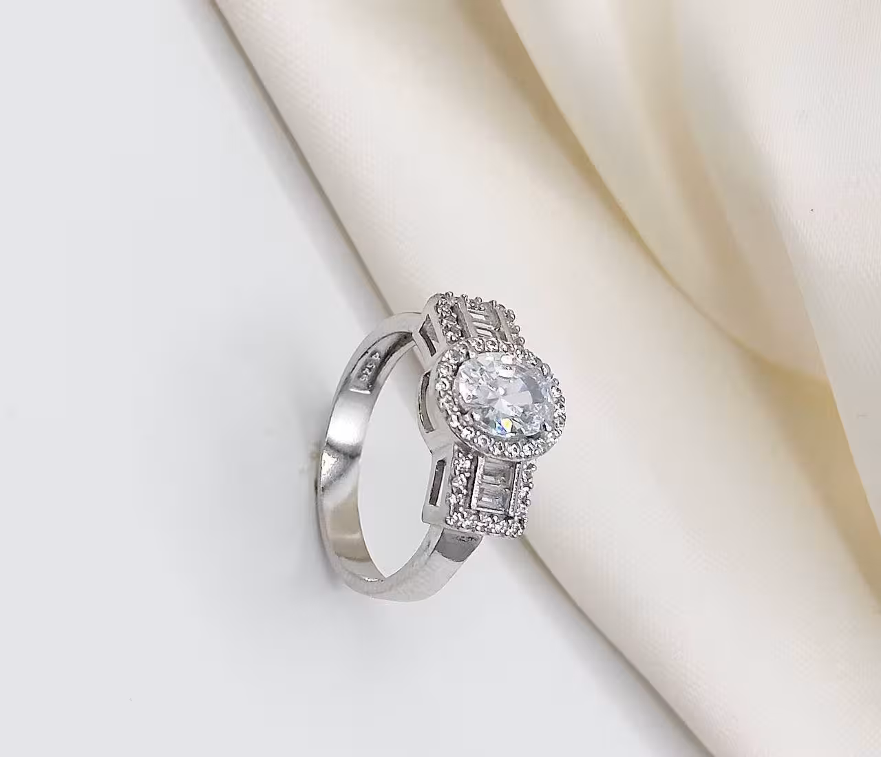 انگشتر نگین رنگی جواهری نقره زنانه کد 10352