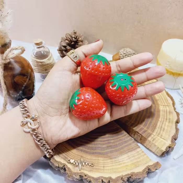بالم لب حرارتی توت فرنگی