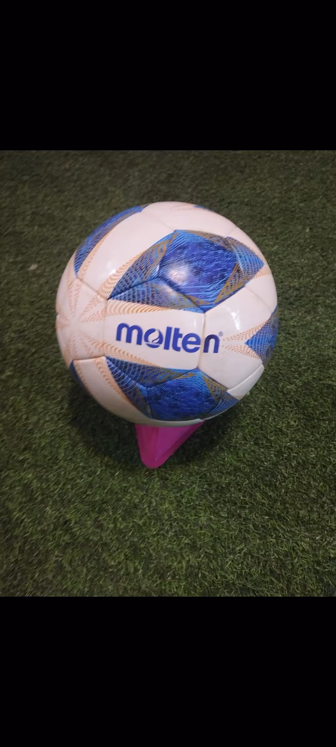 توپ فوتبال مولتن