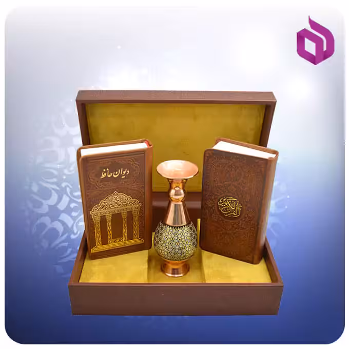 قرآن و حافظ پالتویی چرمی با گلدان مس و خاتم 16 سانتی‌متری