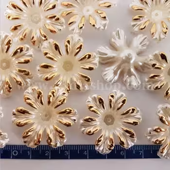 گل کریستال کرم لبه طلایی