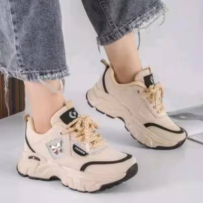 کفش اسپرت کرمی زنانه لژدار مدل پروانه