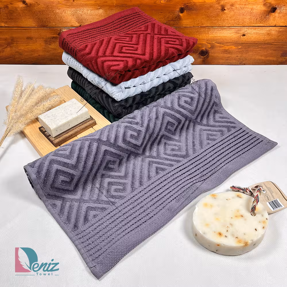 حوله دستی MAESTA رنگ بادمجونی