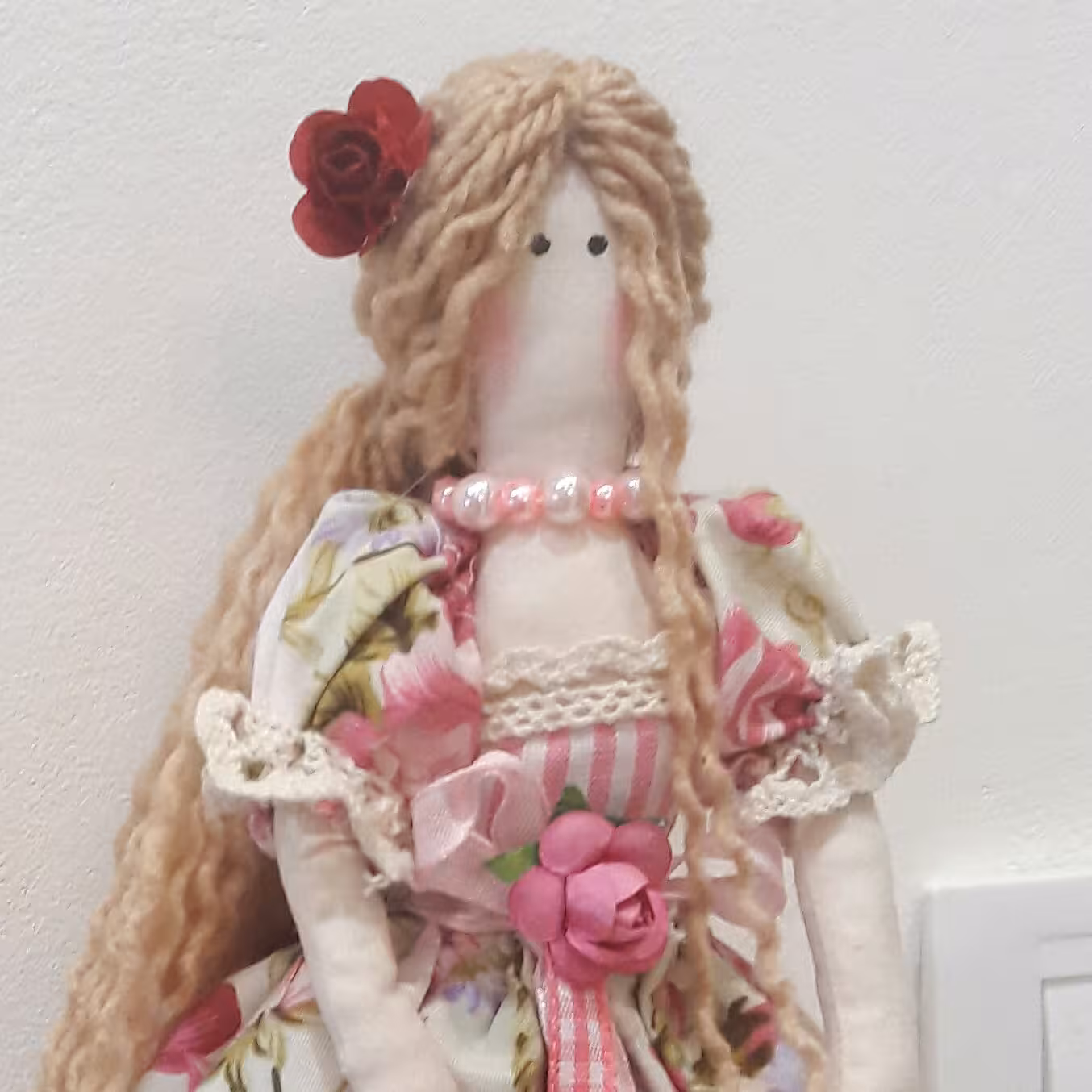 عروسک تیلدای فرشته( به همراه پایه ام دی اف نگهدارنده)