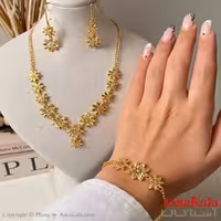 نیم ست زنانه برنجی شامل گردنبند و گوشواره و دستبند کد NIM141036W