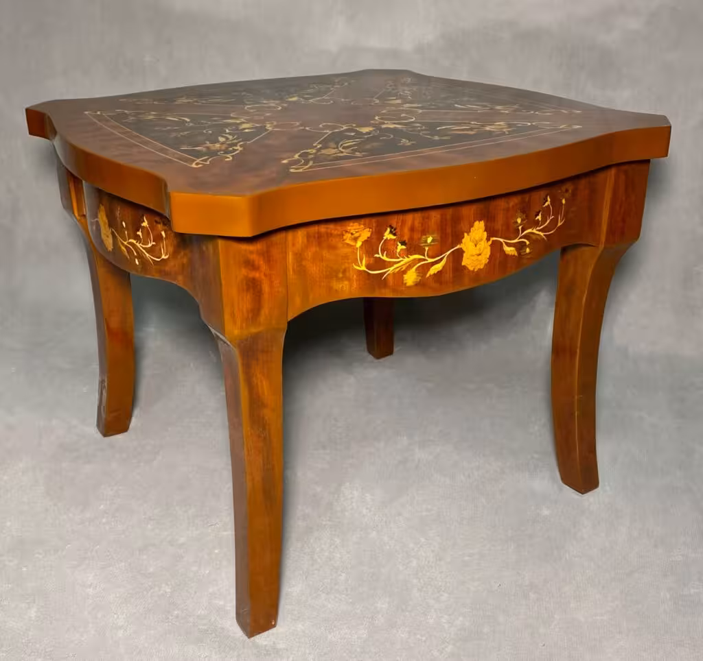 میز عسلی کنار مبلی قهوه ای معرق