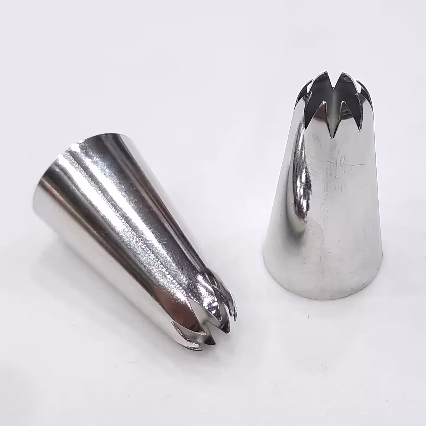 ماسوره شکوفه ریز دندانه خم