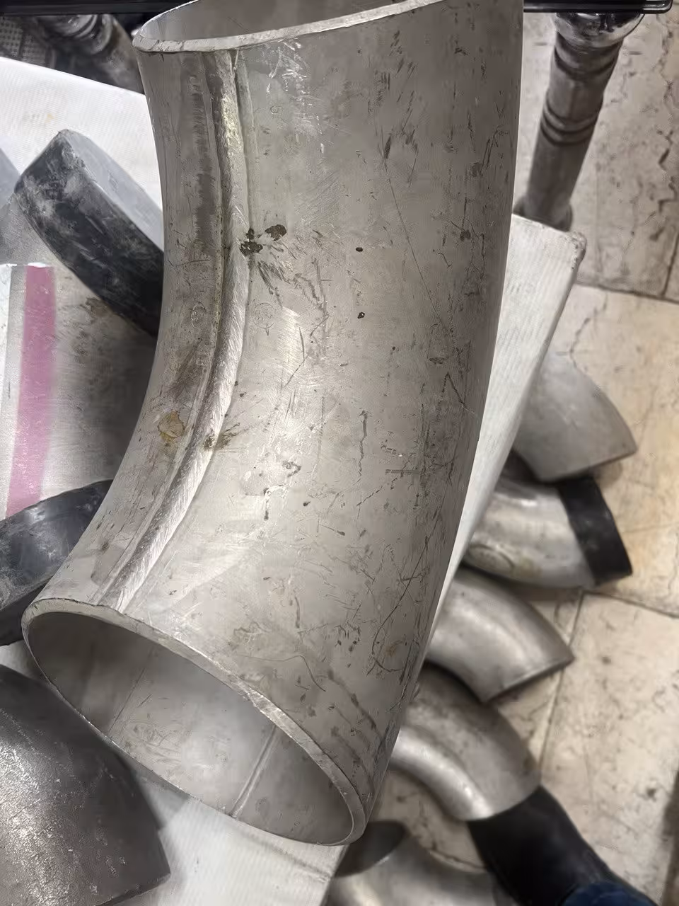 زانو 6  اینچ 90 درجه استنلس استیل ضخامت 5   از جنس   1.4541