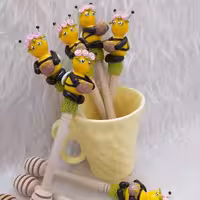 قاشق عسل طرح زنبور عسل به دست | amazonchi