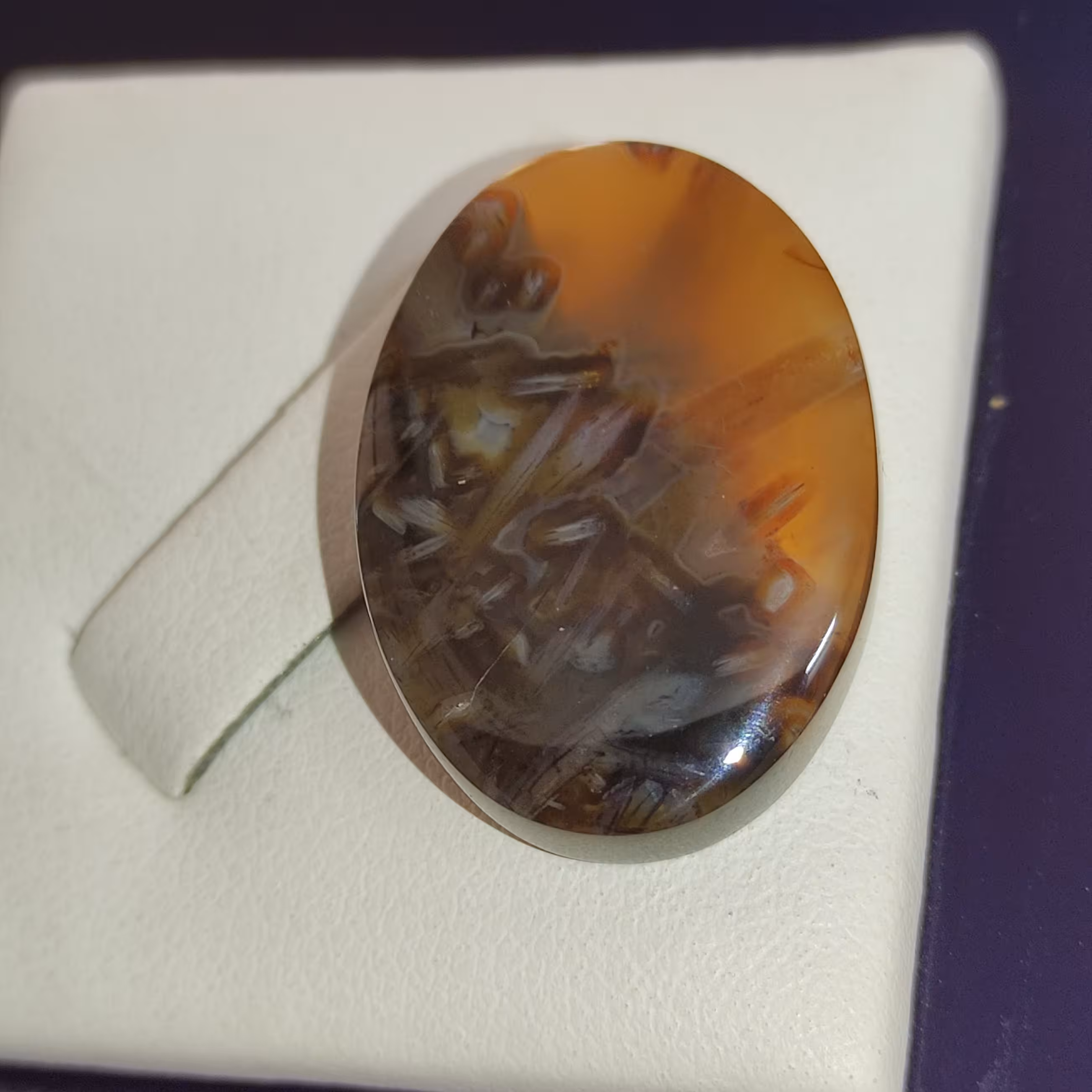 نگین عقیق عسلی روتایل دار