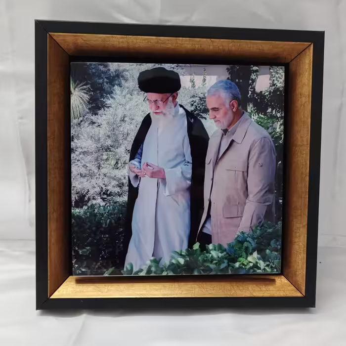 تابلو رهبری و حاج قاسم سلیمانی