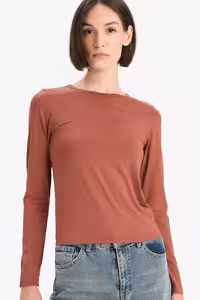 تیشرت زنانه زرشکی دفکتو