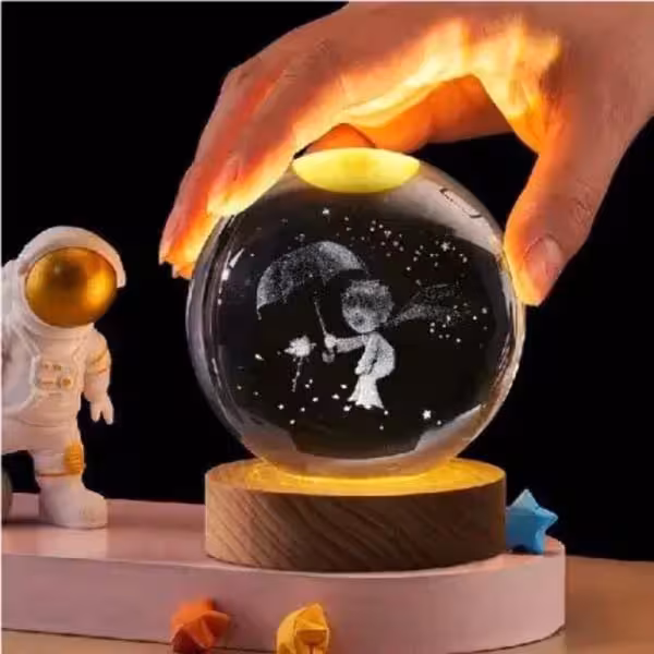 گوی شبخواب شیشه ای طرح شازده کوچولو و چتر