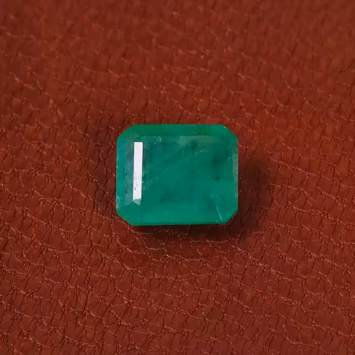 نگین زمرد کد 30151 - جواهری مشاهیر