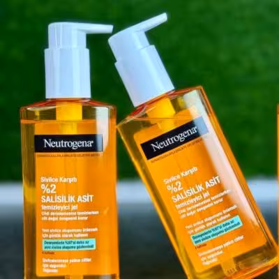 ژل شستشوی صورت نوتروژینا مناسب پوست چرب و ضد جوش