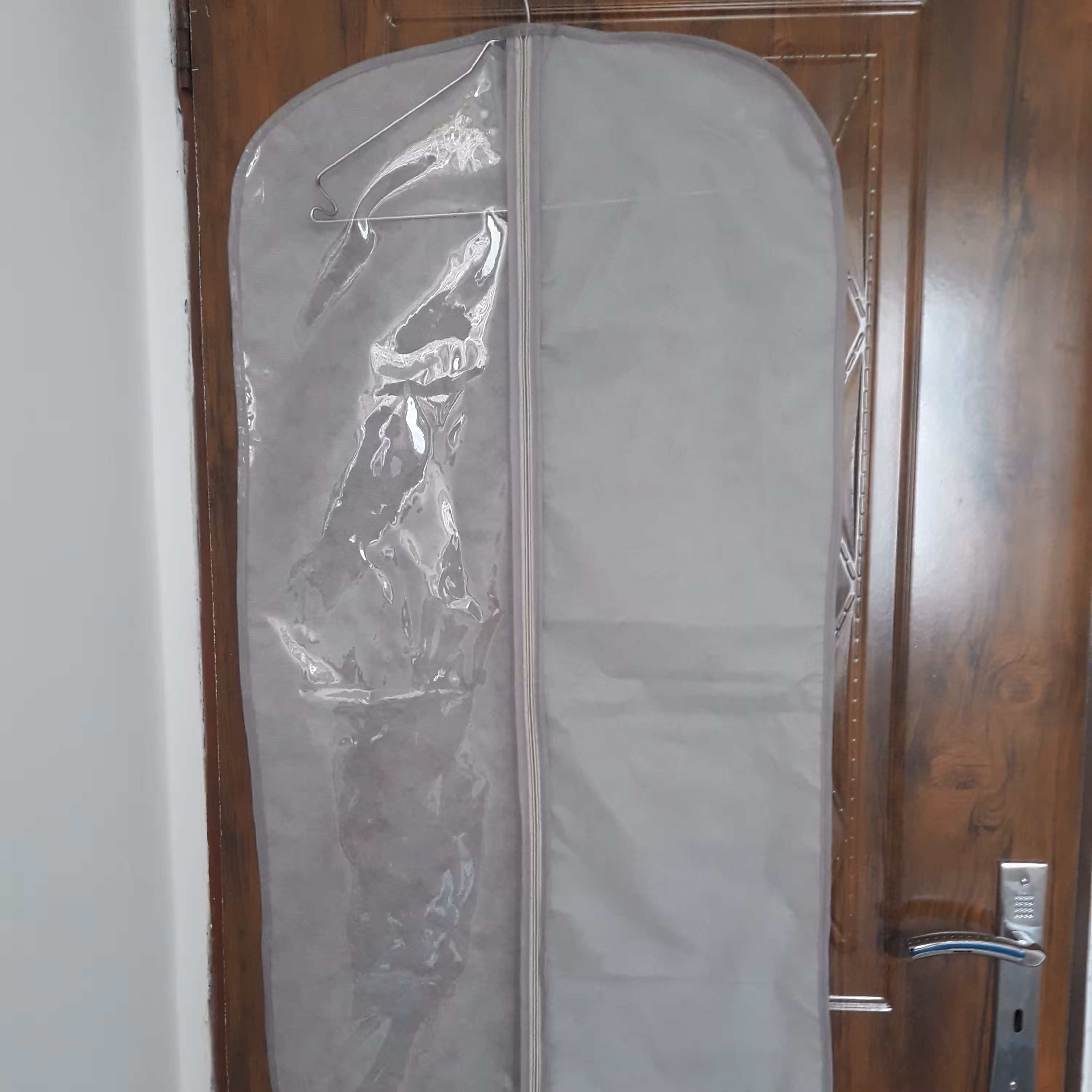 کاورلباس قد120وقد110 رنگ طوسی اسپانباند 60 گرم ویک طرف کامل تلق ،انتخاب بین قد 120وقد110 باشماست