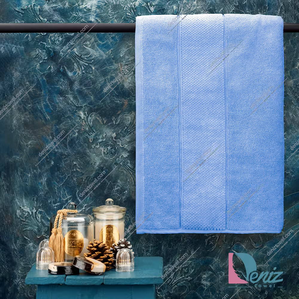 حوله حمامی طرح ماکرو رنگ آبی روشن