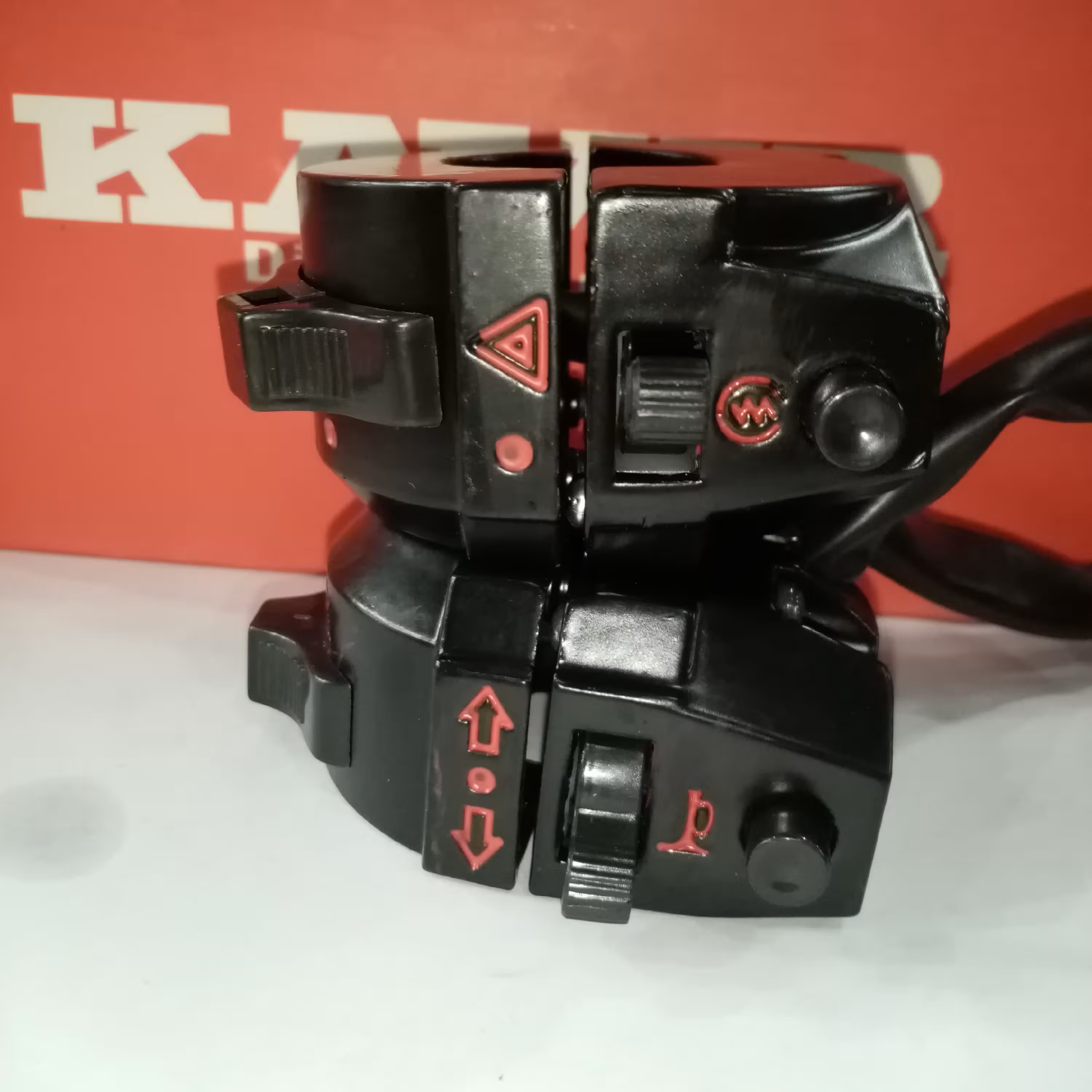 قلوه  موتورسیکلت استارتی تمام فلزی برند کویر بوق و استارت دو طرف