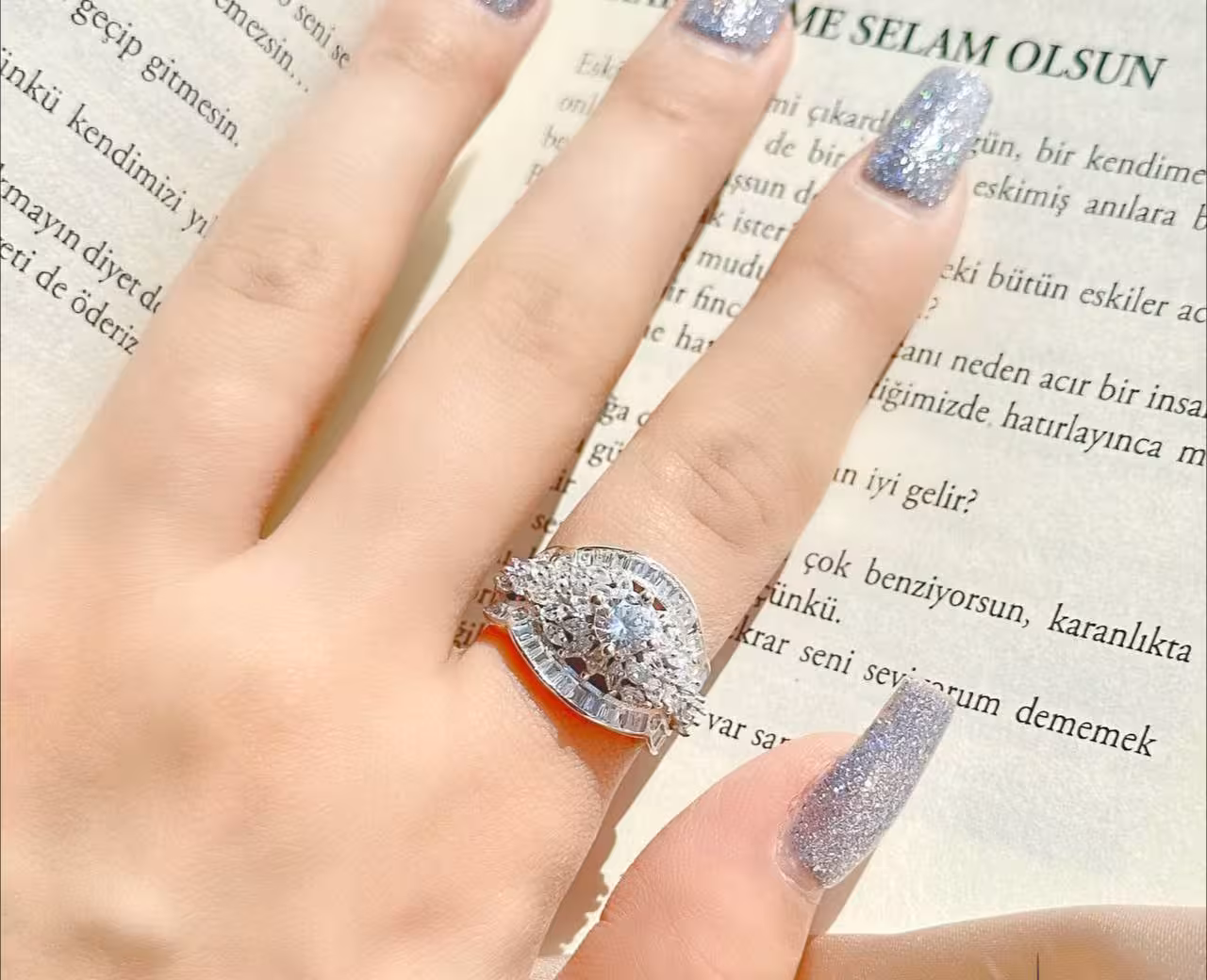 انگشتر جواهری نقره زنانه کد 10323