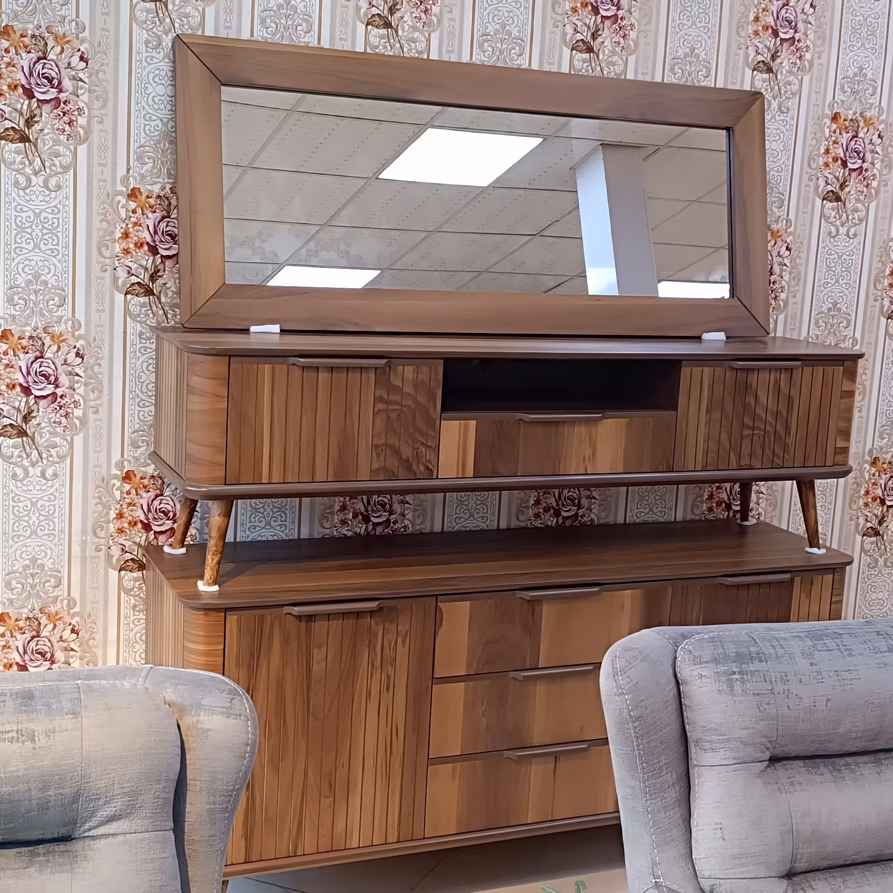 میز تی وی و کنسول