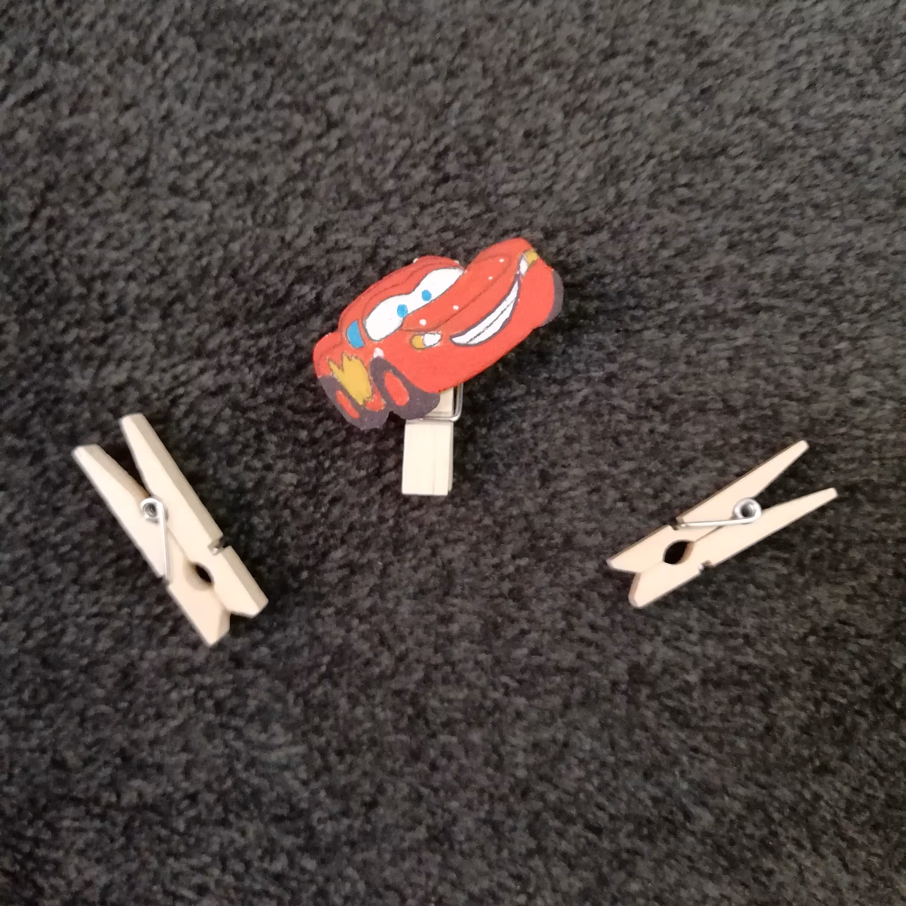 گیره چوبی طرح ماشین مک کویین