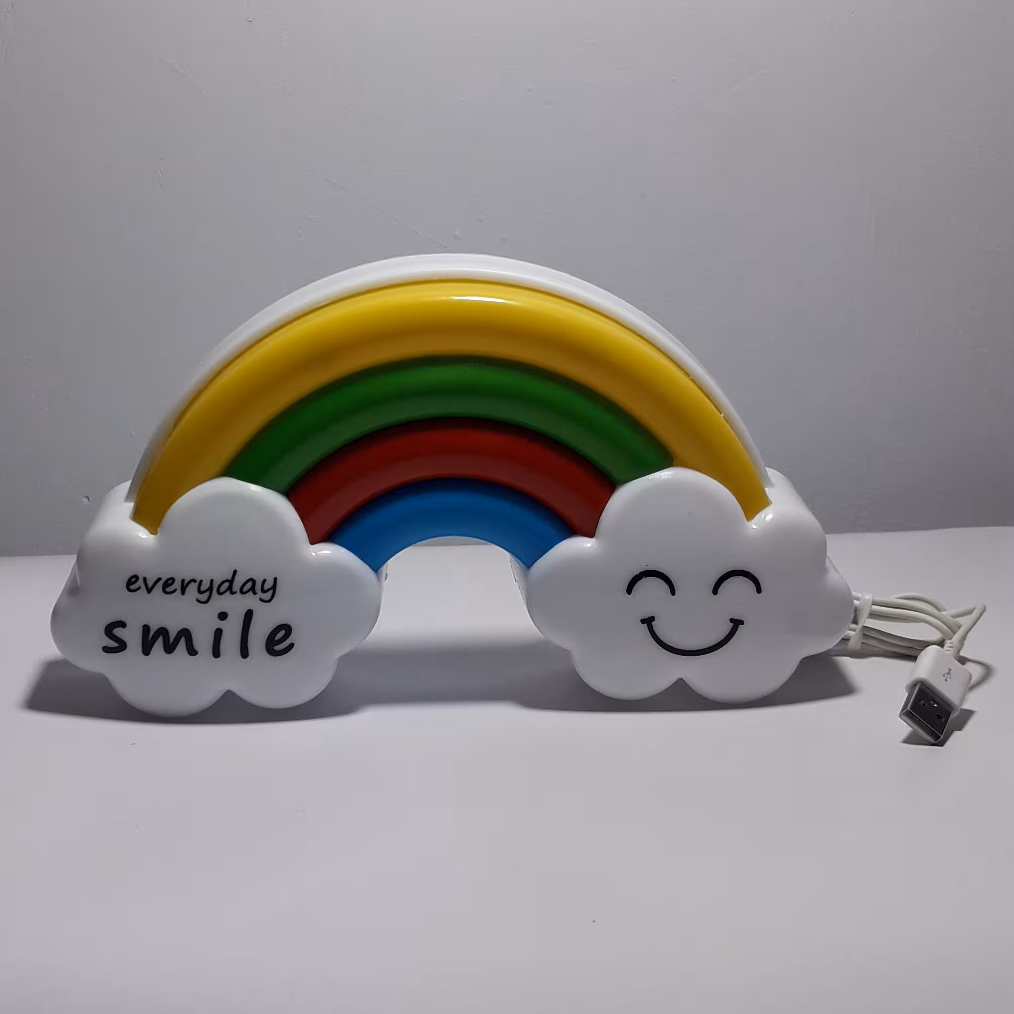 چراغ خواب طرح رنگین کمان دارای پورت usb وزن 215g