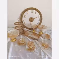 ظروف پذیرایی رزینی ب همراه ساعت قطر60 جهیزیه عروس 6نفره