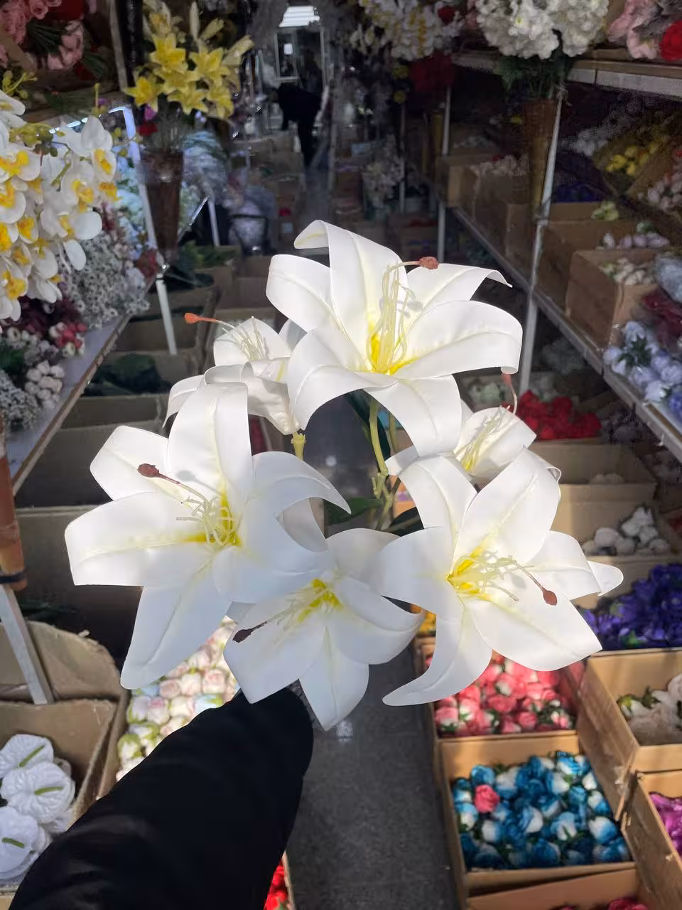 گل مصنوعی لیلیوم سفید