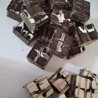 شیرینی خانگی میکادو