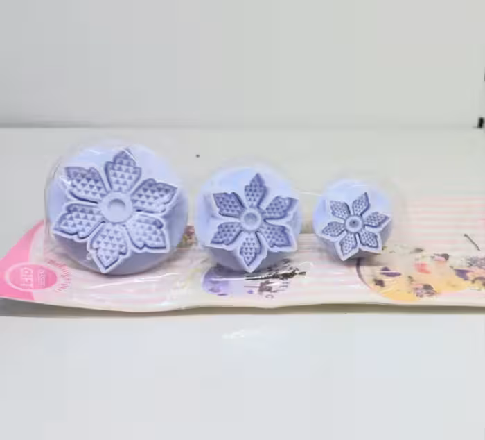 کاتر فشاری طرح گل جدید (پک سه عددی) در 3 سایز مختلف