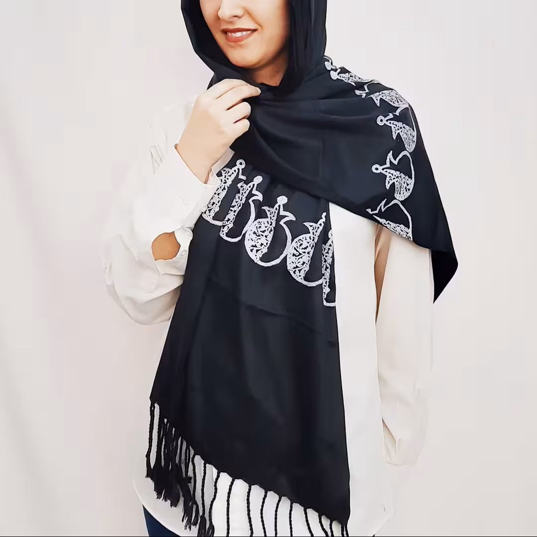 شال مخصوص شب یلدا طوسی رنگ با چاپ زرشکی